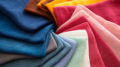 wielokolorowe tekstylia