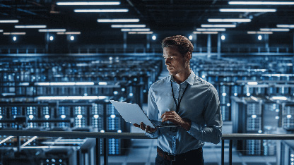 IT specialist in server room